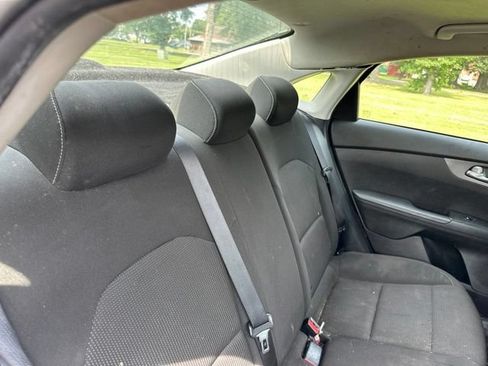 Used 2021 Kia Forte LXS FWD image 22