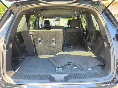 Used 2025 Honda Pilot Sport image 17