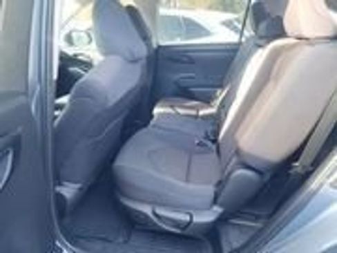 Used 2022 Toyota Highlander LE image 19