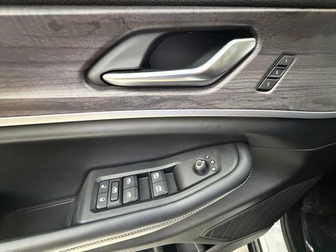 Used 2023 Jeep Grand Cherokee Limited AWD/4WD image 26