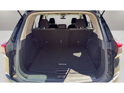 Used 2023 Nissan Rogue SV image 19