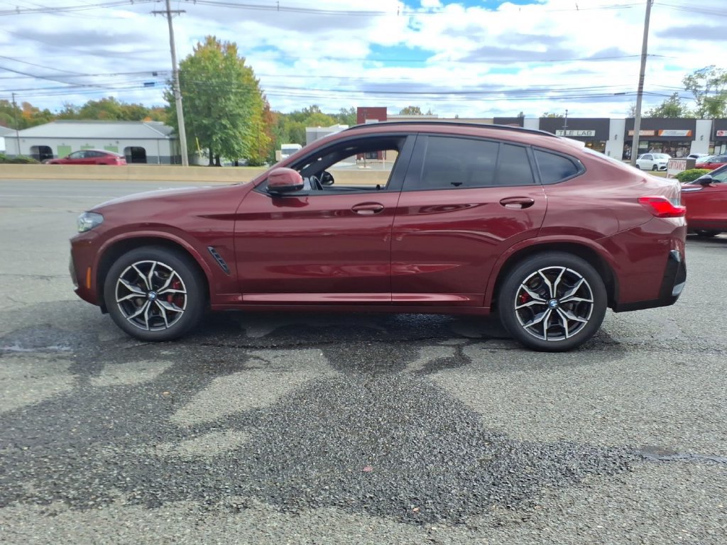 Used 2024 BMW X4 xDrive30i w/ Premium Package AWD/4WD image 4