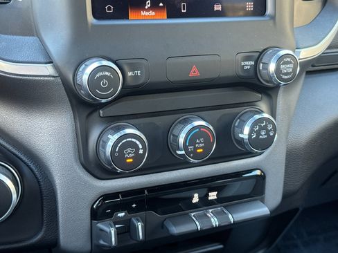 Used 2024 RAM 2500 Big Horn w/ Bed Utility Group image 19