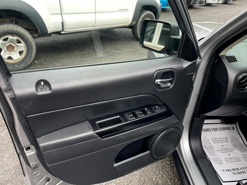 Used 2015 Jeep Patriot Sport w/ Power Value Group image 22