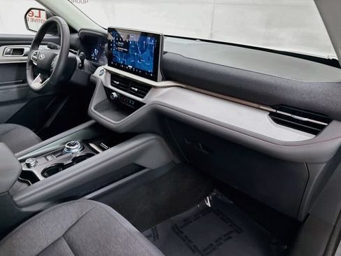 Certified 2025 Ford Explorer Active AWD/4WD image 29
