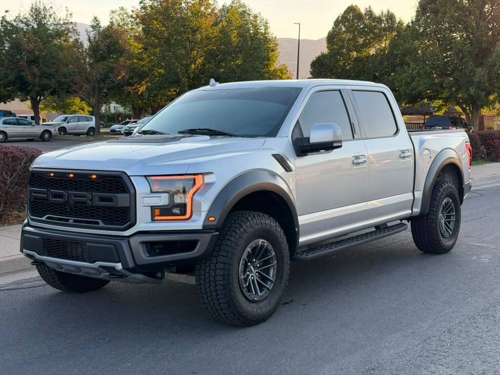 Used 2019 Ford F150 Raptor w/ Equipment Group 802A Luxury AWD/4WD image 8