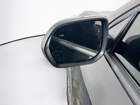 Used 2025 Chevrolet Equinox LT image 16