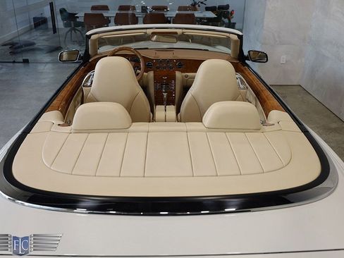 Used 2010 Bentley Azure T RWD image 14