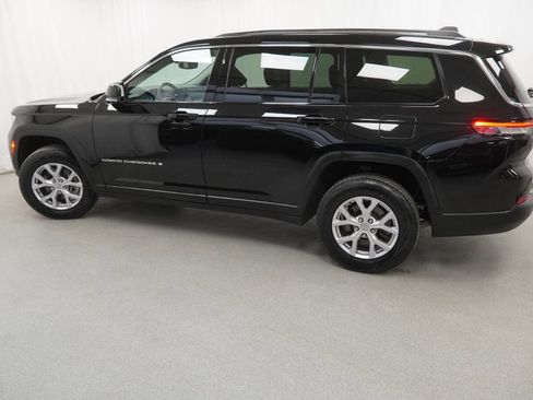 Used 2022 Jeep Grand Cherokee L Limited image 17