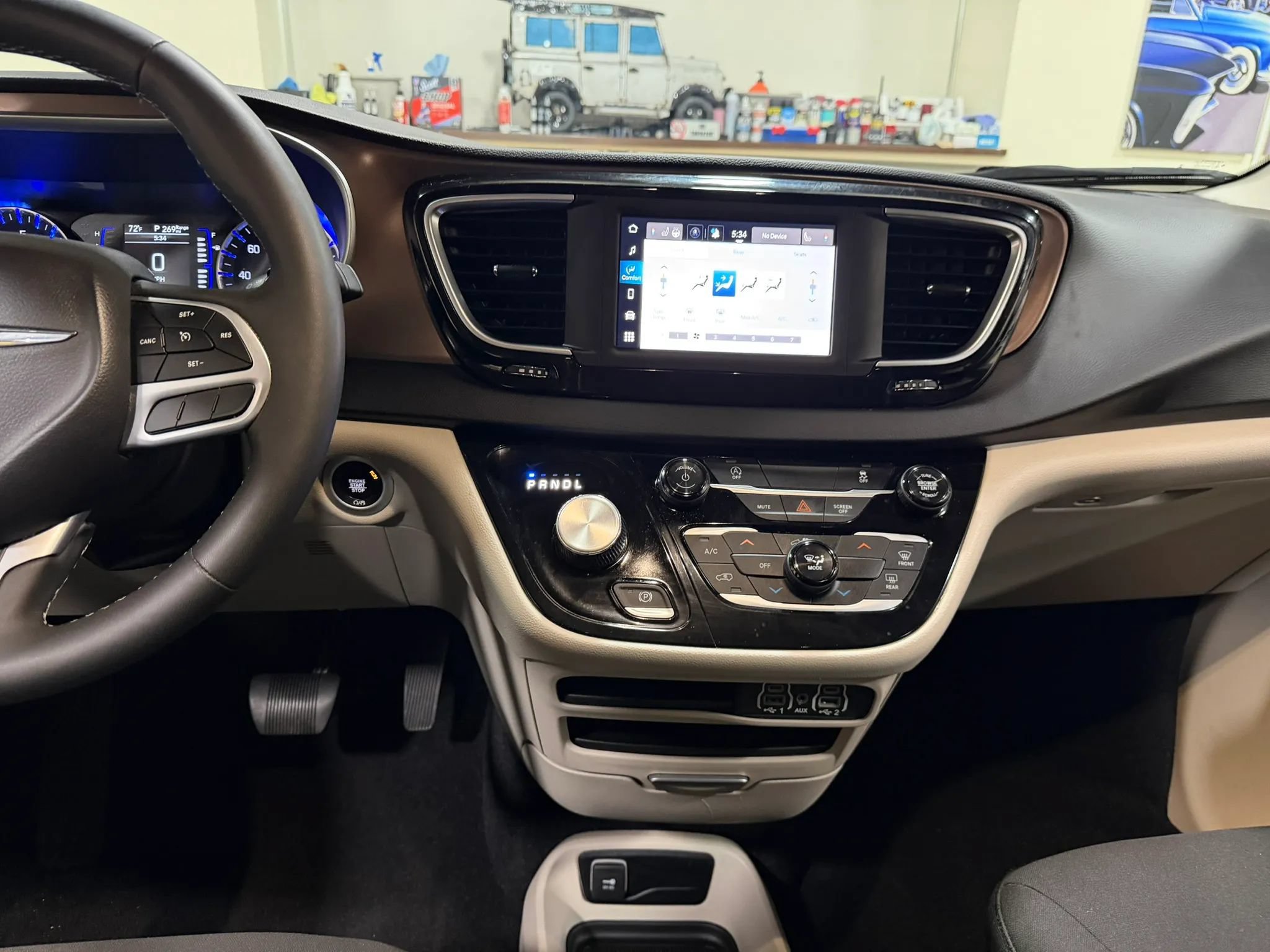 Used 2023 Chrysler Voyager LX FWD image 46