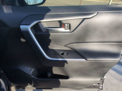 Used 2025 Toyota RAV4 XLE image 28