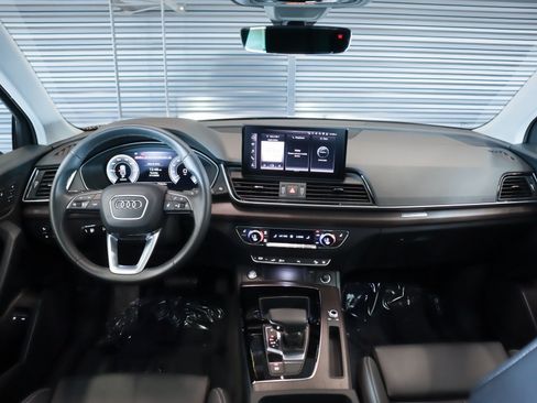 Used 2024 Audi Q5 e Premium w/ Convenience Package AWD/4WD image 10