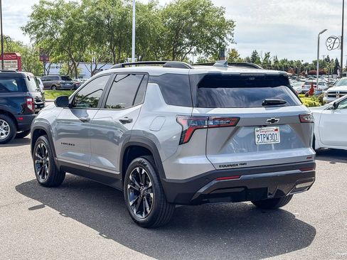 Used 2025 Chevrolet Equinox RS w/ Safety and Technology Package image 2