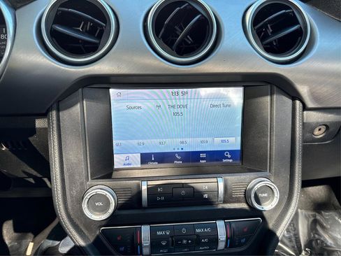 Used 2020 Ford Mustang Premium image 12