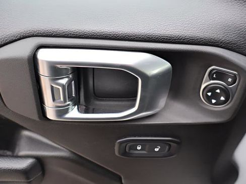 Used 2024 Jeep Wrangler Sport S image 17