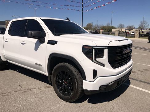Used 2025 GMC Sierra 1500 Elevation image 15