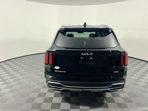 Certified 2023 Kia Sorento EX FWD image 4