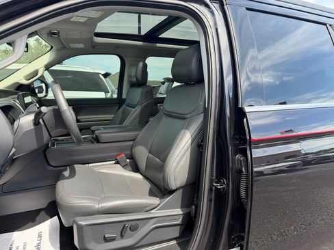 Used 2025 Ford Expedition Max Active AWD/4WD image 10