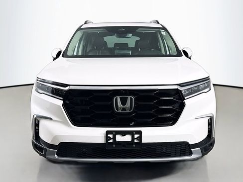 Used 2025 Honda Pilot Elite image 2