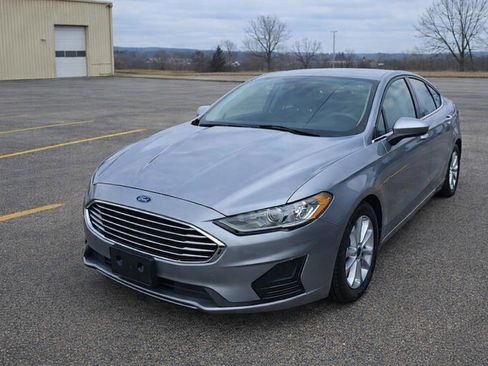 Used 2020 Ford Fusion SE FWD image 1