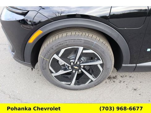 New 2026 Chevrolet Equinox EV LT image 28