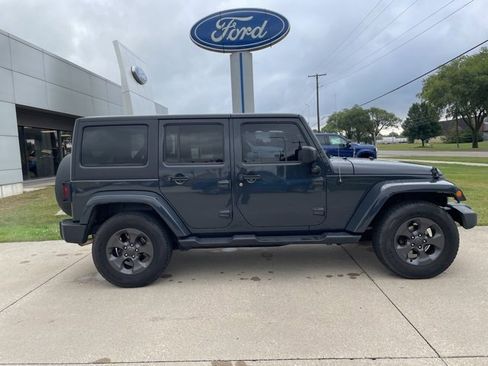 Used 2017 Jeep Wrangler Unlimited Sport image 16