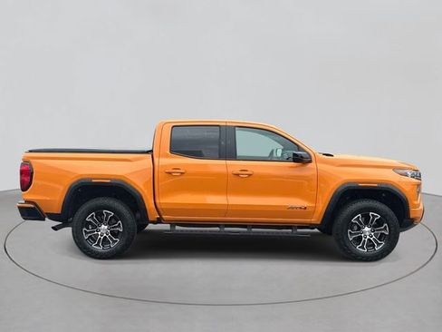 Used 2025 GMC Canyon AT4 w/ Technology Plus Package AWD/4WD image 4