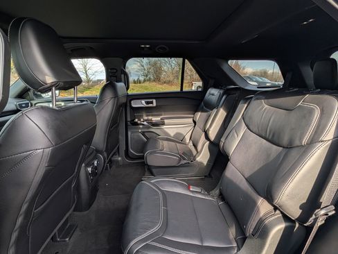 Used 2022 Ford Explorer ST w/ Equipment Group 401A image 31