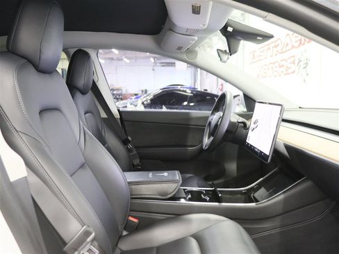 Used 2021 Tesla Model Y Long Range AWD/4WD image 27