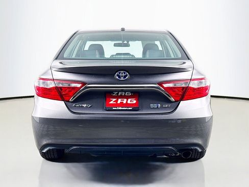 Used 2017 Toyota Camry SE FWD image 4