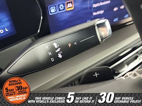 Used 2025 Chevrolet Traverse LT image 30