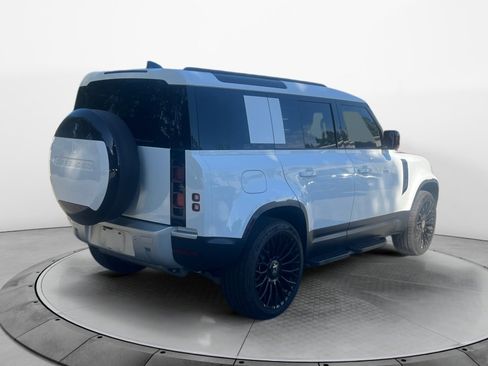 Used 2025 Land Rover Defender 110 S image 7