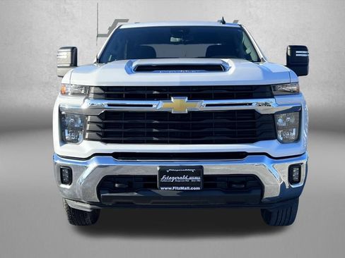 Used 2025 Chevrolet Silverado 2500 LT w/ Convenience Package AWD/4WD image 5