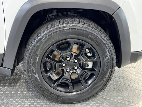 Used 2022 Jeep Cherokee Latitude w/ Sun & Sound Group image 12