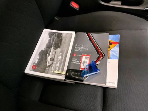 Used 2023 Toyota Corolla LE image 30