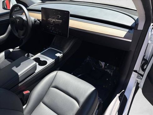 Used 2023 Tesla Model Y Long Range AWD/4WD image 26