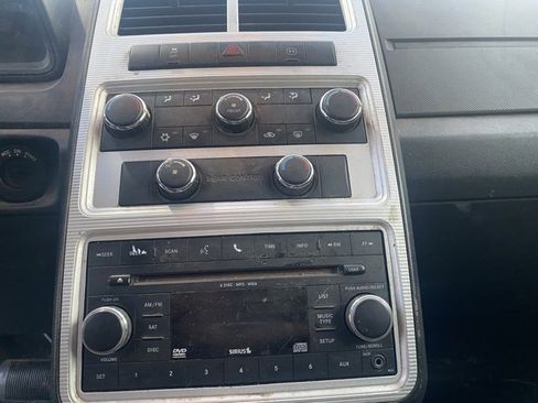 Used 2010 Dodge Journey SXT w/ Flexible Seating Group image 19