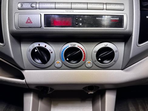 Used 2005 Toyota Tacoma PreRunner RWD image 31