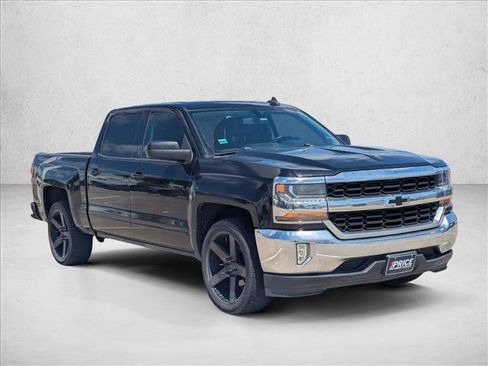 Used 2017 Chevrolet Silverado 1500 LT w/ Texas Edition image 3
