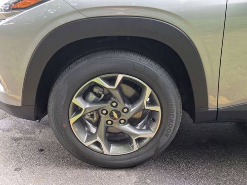 New 2026 Chevrolet Trax LT w/ Driver Confidence Package FWD image 7