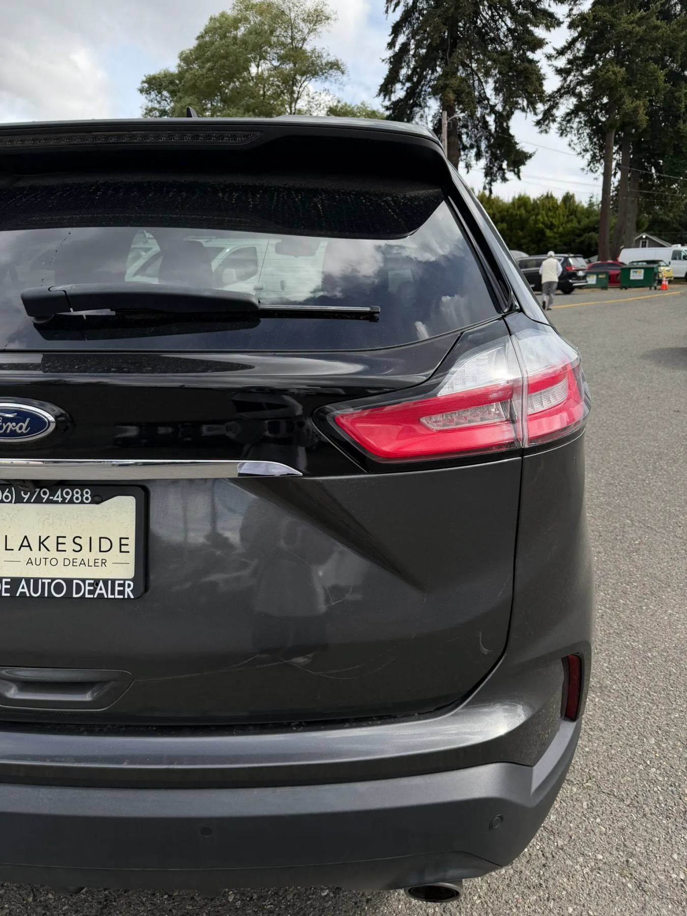 Used 2020 Ford Edge SE FWD image 16