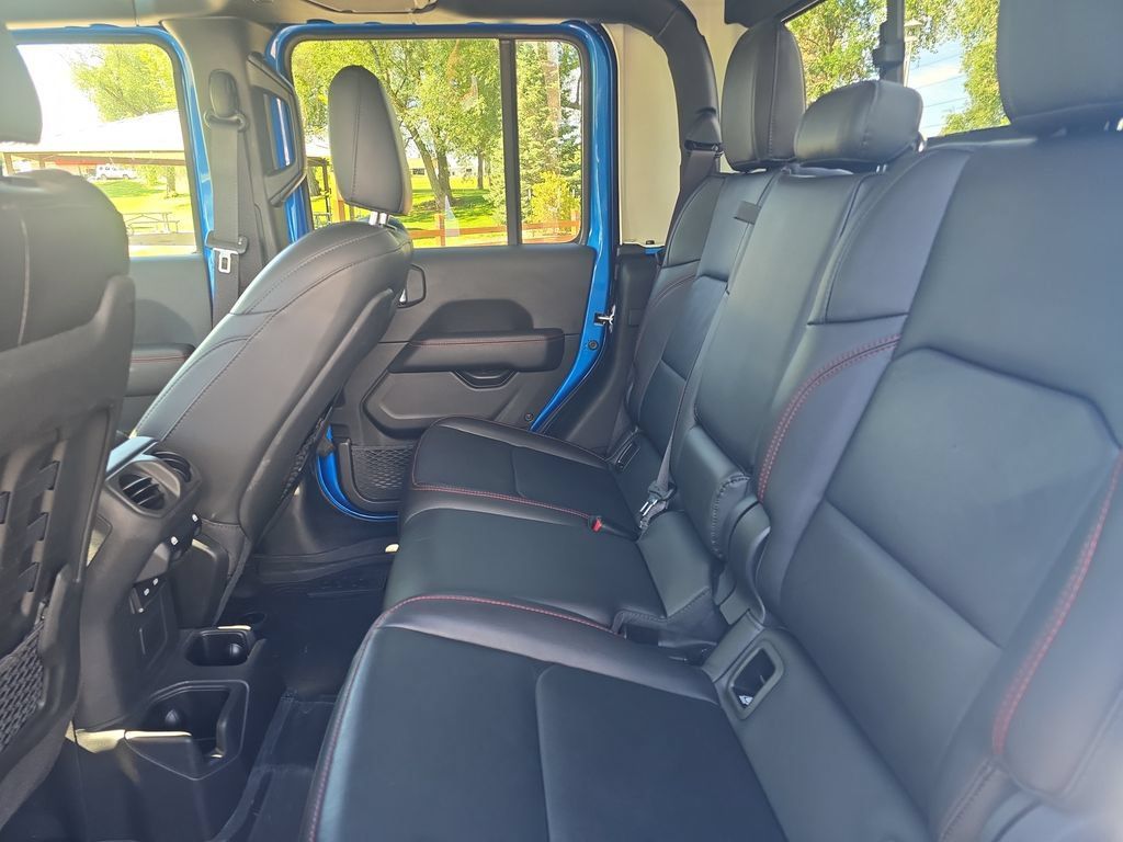 Used 2022 Jeep Gladiator Rubicon w/ LED Lighting Group AWD/4WD image 27