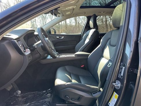 Certified 2023 Volvo XC60 B5 Plus w/ Climate Package image 18