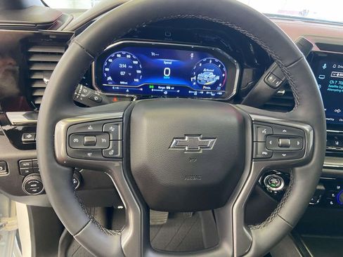 Used 2025 Chevrolet Silverado 2500 ZR2 w/ Technology Package image 27