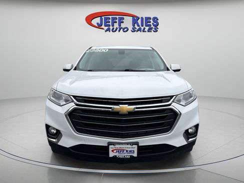 Used 2019 Chevrolet Traverse LT w/ LT Premium Package image 3