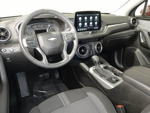 Used 2025 Chevrolet Blazer LT AWD/4WD image 9