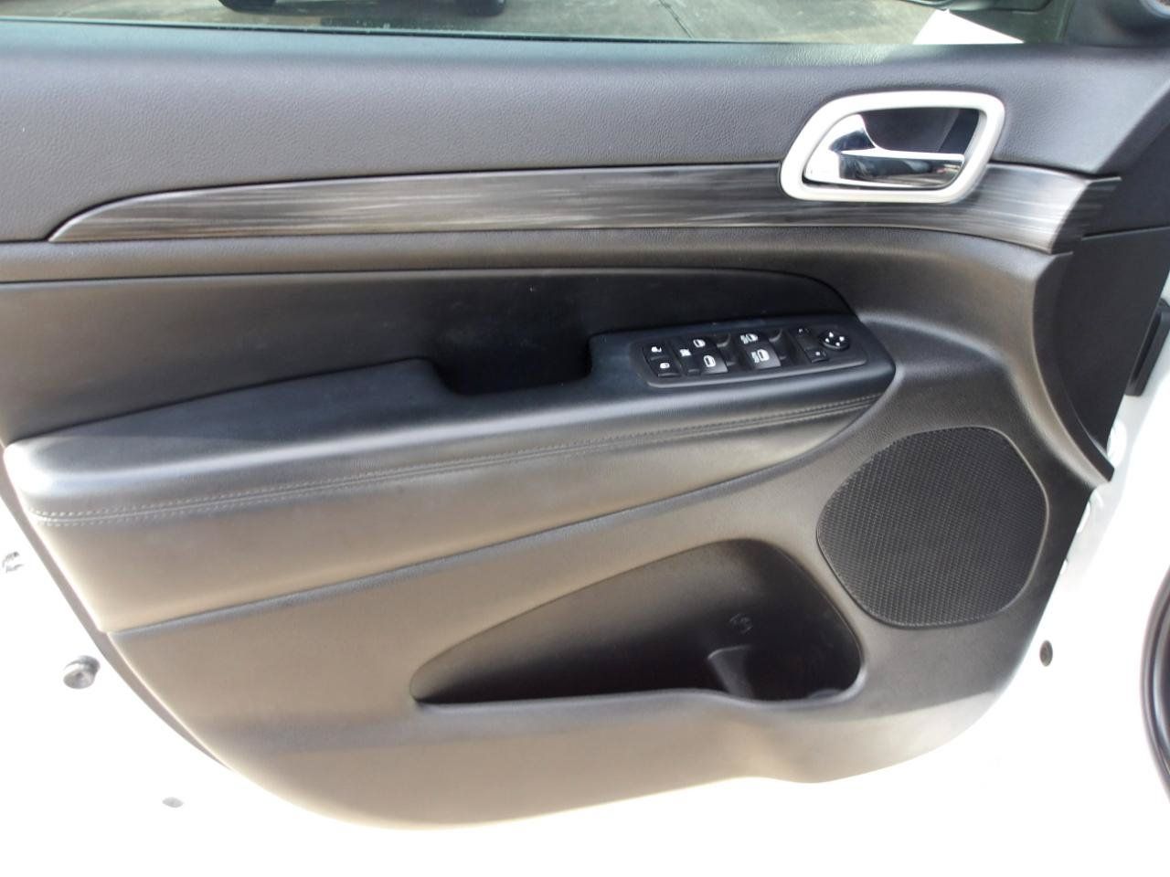 Used 2020 Jeep Grand Cherokee Altitude RWD image 18