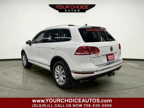 Used 2016 Volkswagen Touareg VR6 image 3