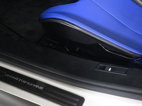 Used 2023 Ferrari SF90 Spider image 30