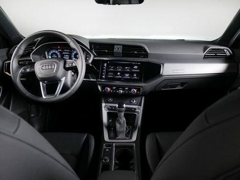 Certified 2025 Audi Q3 2.0T Premium w/ Convenience Package AWD/4WD image 9
